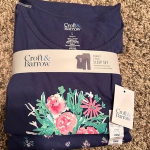 Women’s pajama set. T-shirt and capri set Croft & Barrow Size L